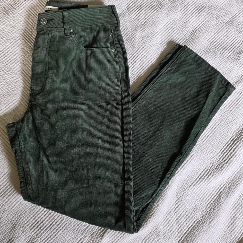 Pacsun dark forest green corduroy mom jeans Size 26 with 27 inch inseam